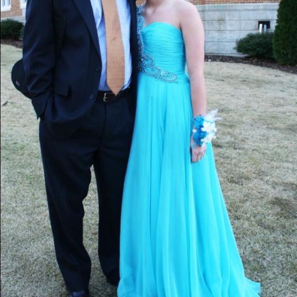 Turquoise Sherri Hill prom dress